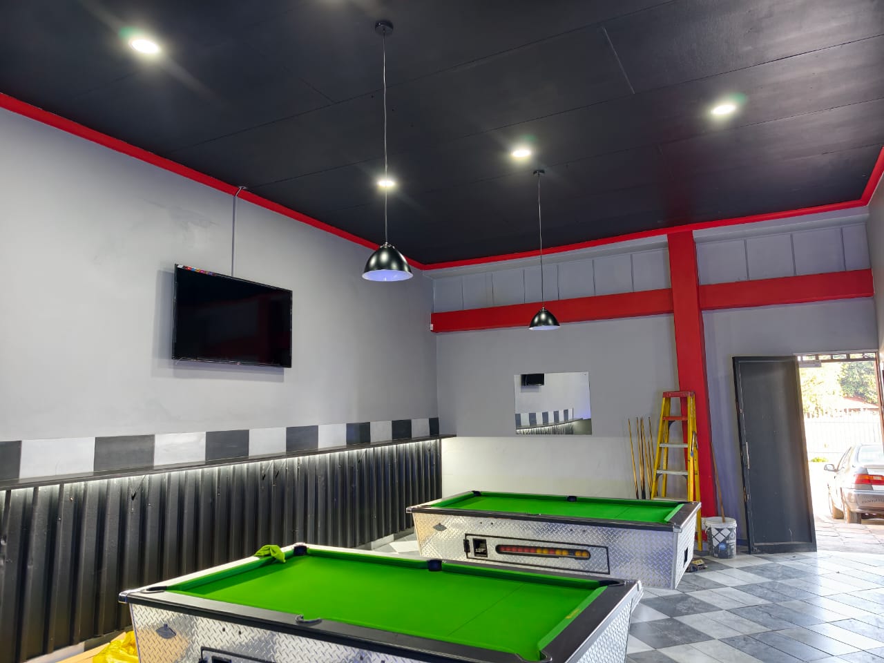 Pool tables at F1 GP Sportsbar